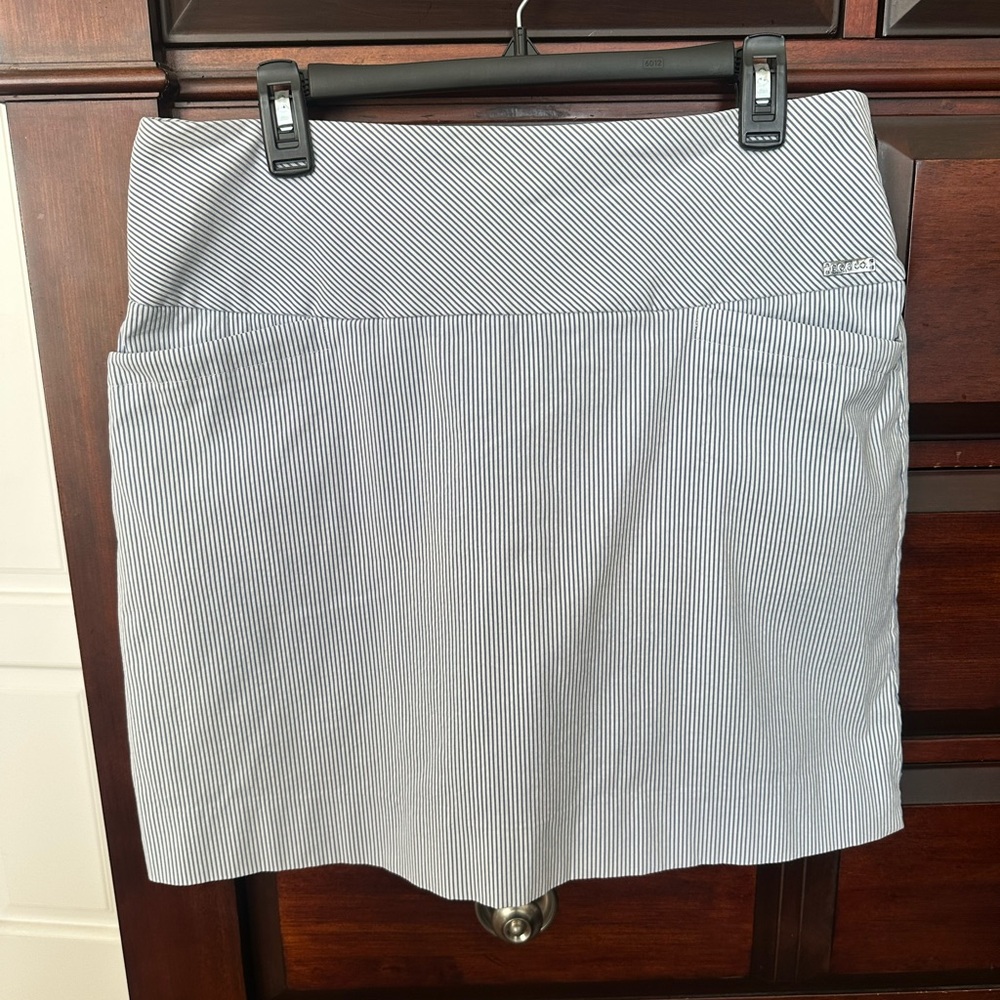 SC & Co Skort Sz Large Blue White Pinstripe Active Sporty Golf Pickleball Tennis